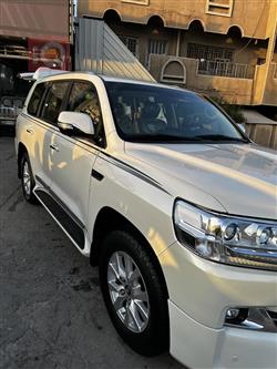 تۆیۆتا لاند کروزەر